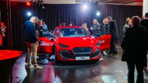 clio rouge lancement