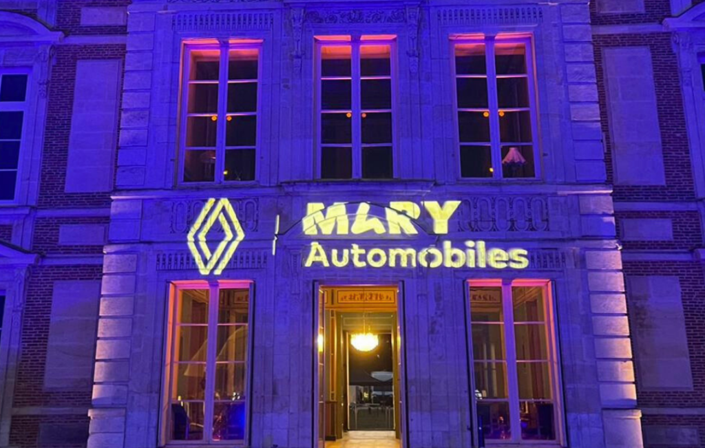 façade chateau des 2 lions avec éclairage gobo