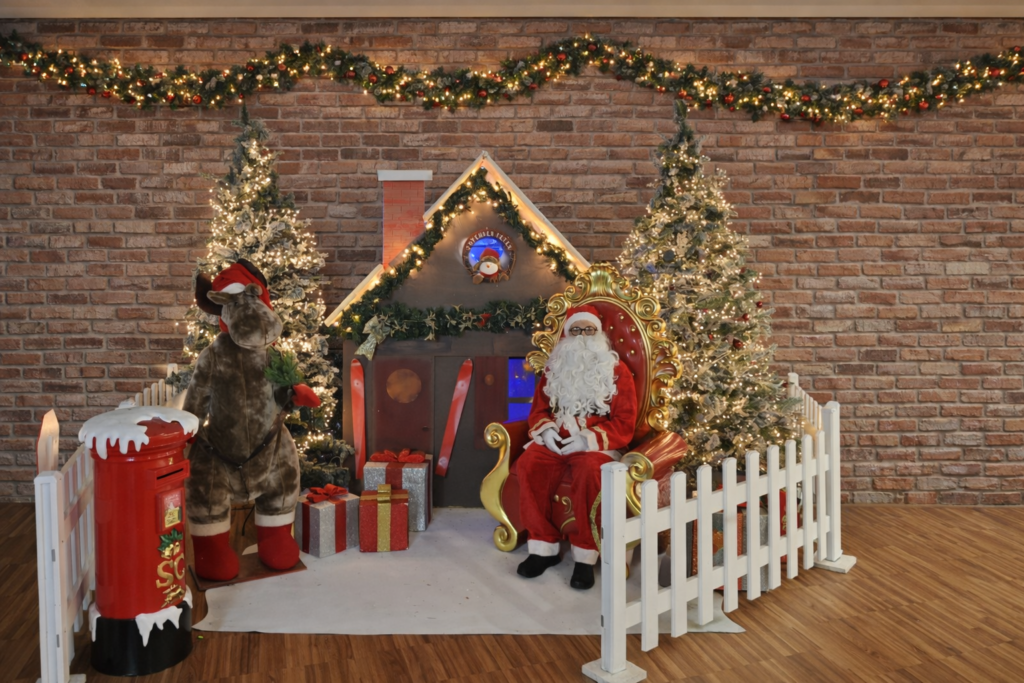 décors noel chalet avec père noël